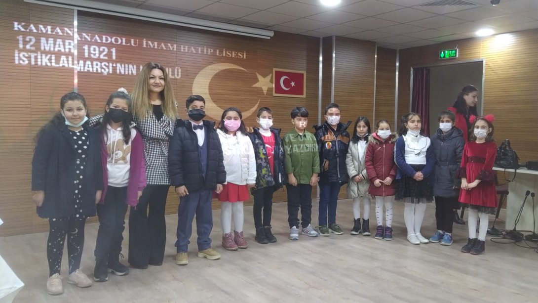 İlkokullar arasında İstiklal Marşımızı Güzel Okuma Yarışması yapıldı