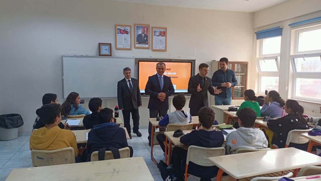 Kaymakam Sayın Nurullah Kaya, Şehit Yusuf Erdoğdu Ortaokulunu ziyaret etti.