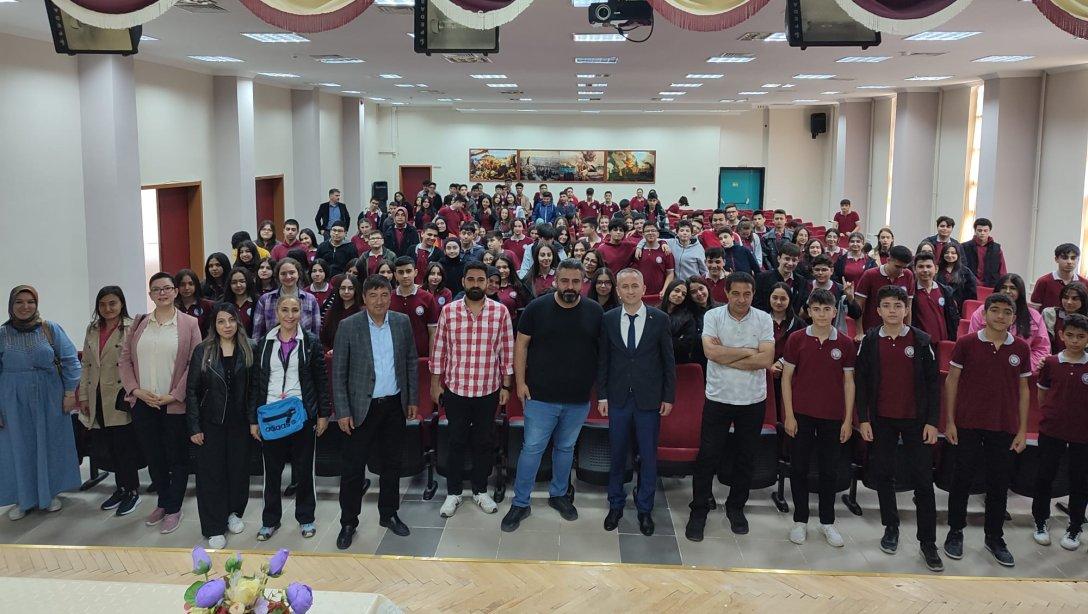 Kaman Devlet Hastanesi Başhekimi Kamil Özdemir; Kariyer Günleri Kapsamında Fen Lisesinde Söyleşi Yaptı