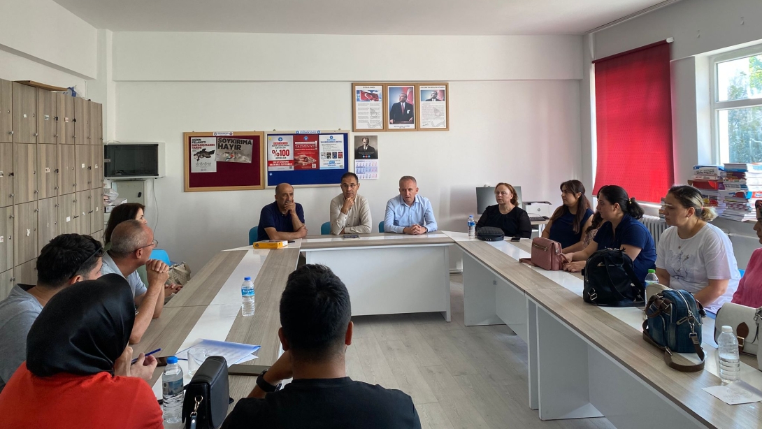 Kaman'da Mesleki Çalışmalar Kapsamında Okul Ziyaretlerine Devam Edildi